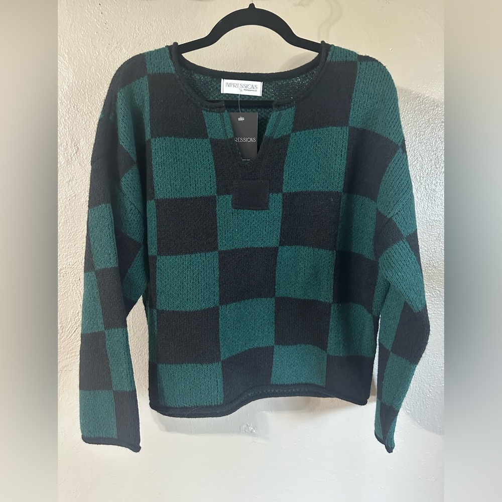 Black and Green Checkered Sweater - Picture 6 of 8